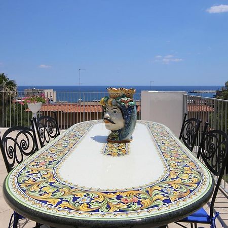 Villa Aurora Giardini-Naxos Buitenkant foto