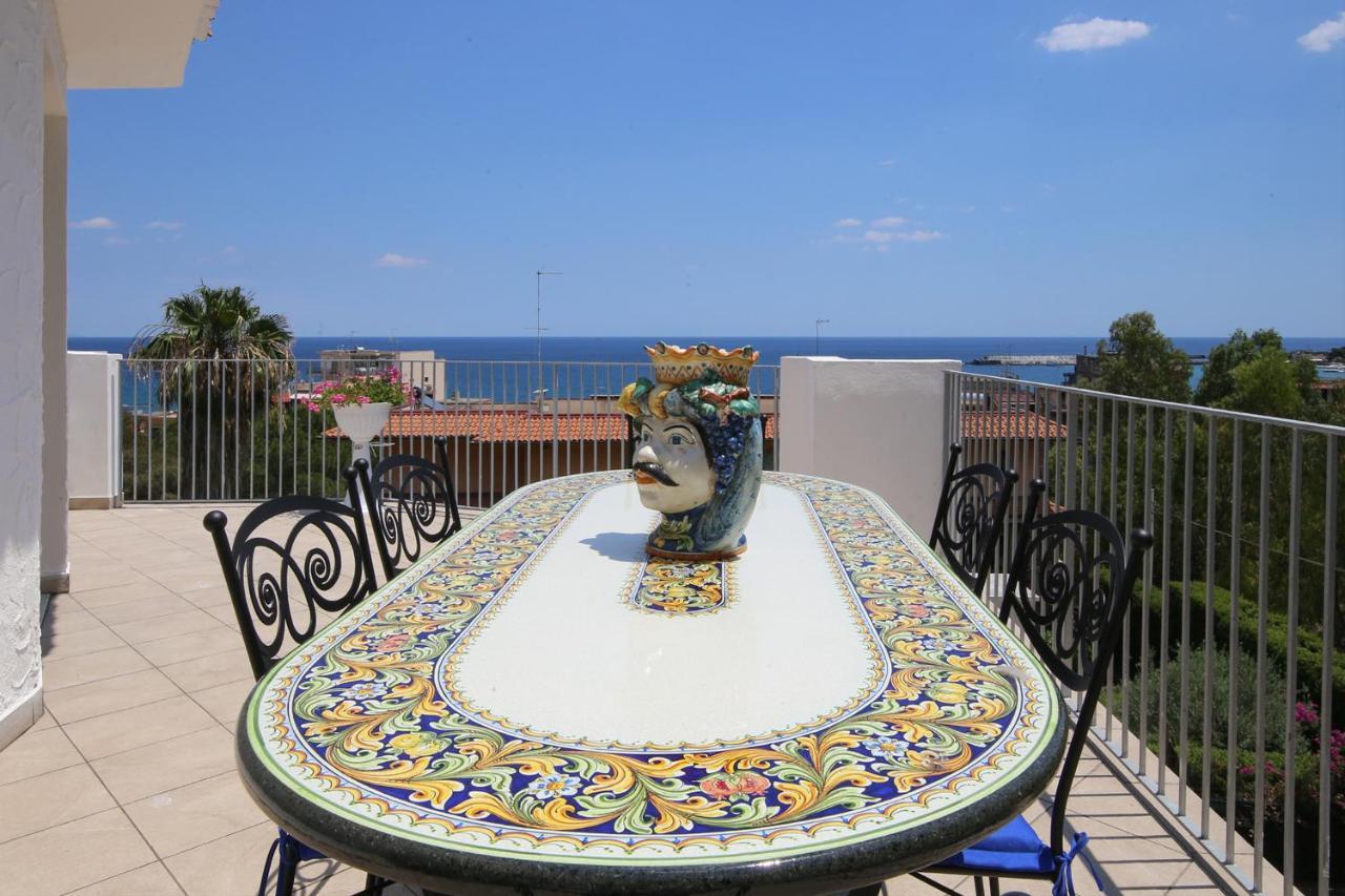 Villa Aurora Giardini-Naxos Buitenkant foto
