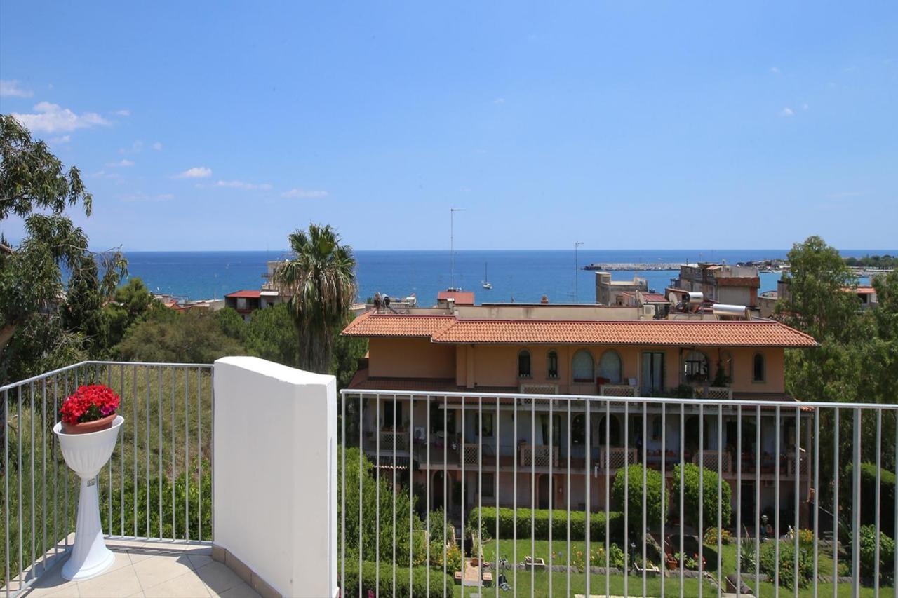 Villa Aurora Giardini-Naxos Buitenkant foto