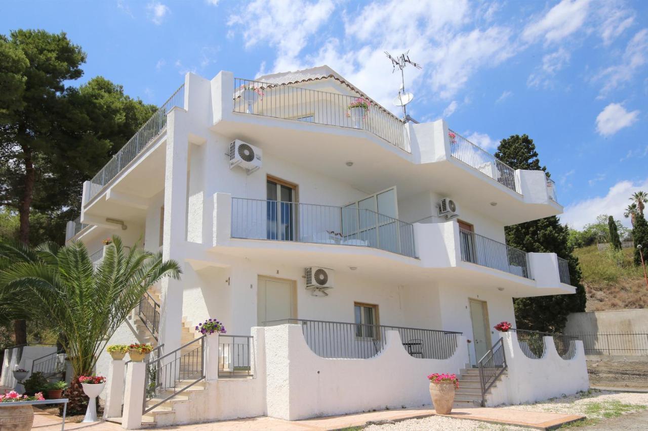 Villa Aurora Giardini-Naxos Buitenkant foto
